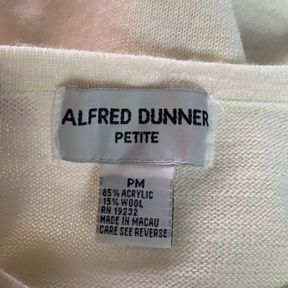 Vintage🧚♀️ Alfred Dunner Petite Creamy Sequinned Sweater Size PM - Picture 10 of 13